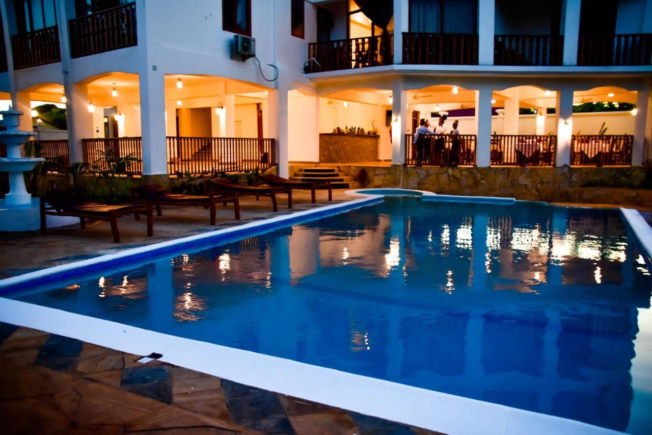 Zanoceanique Hotel Матемве Екстериор снимка