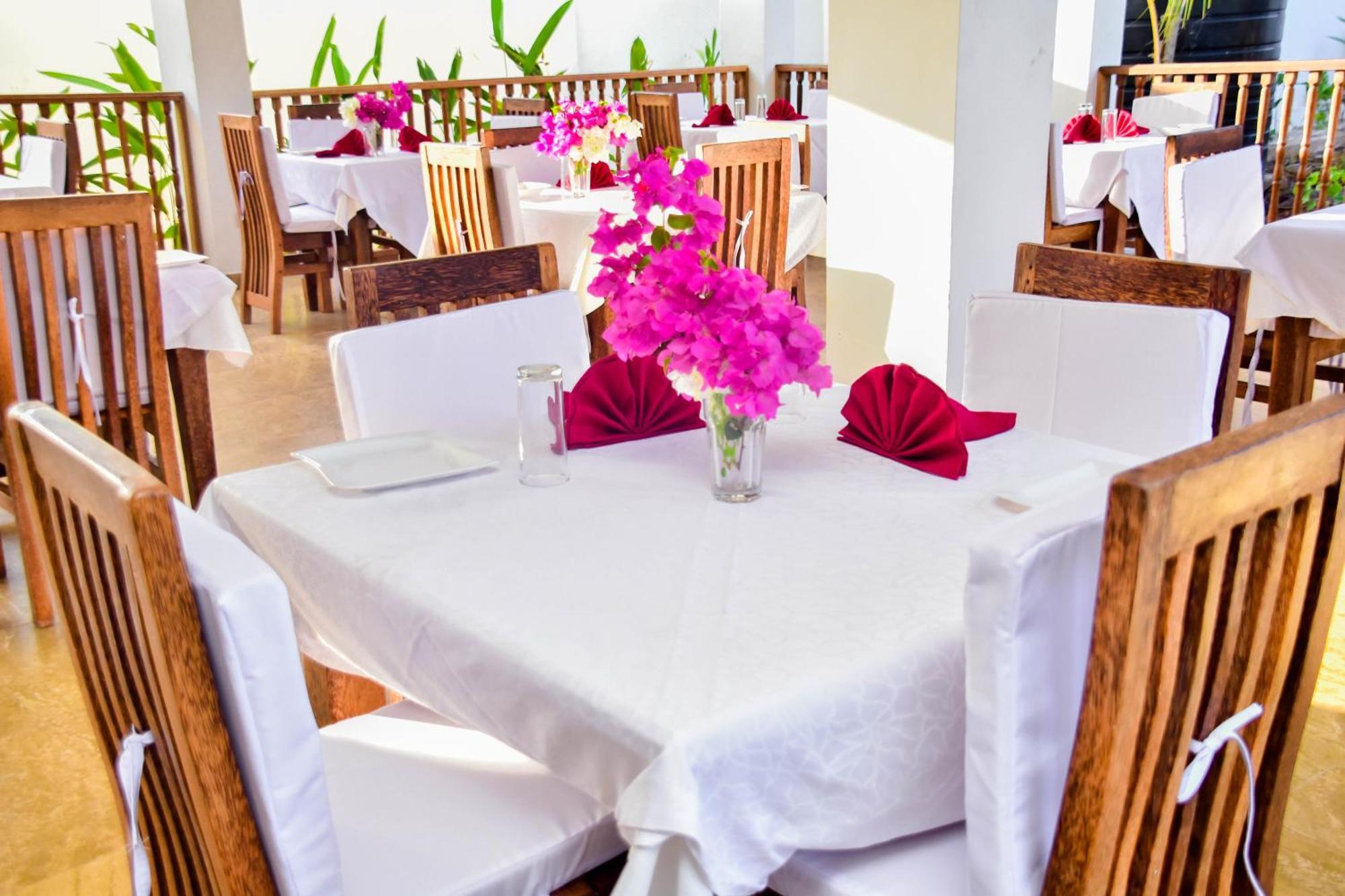 Zanoceanique Hotel Матемве Екстериор снимка